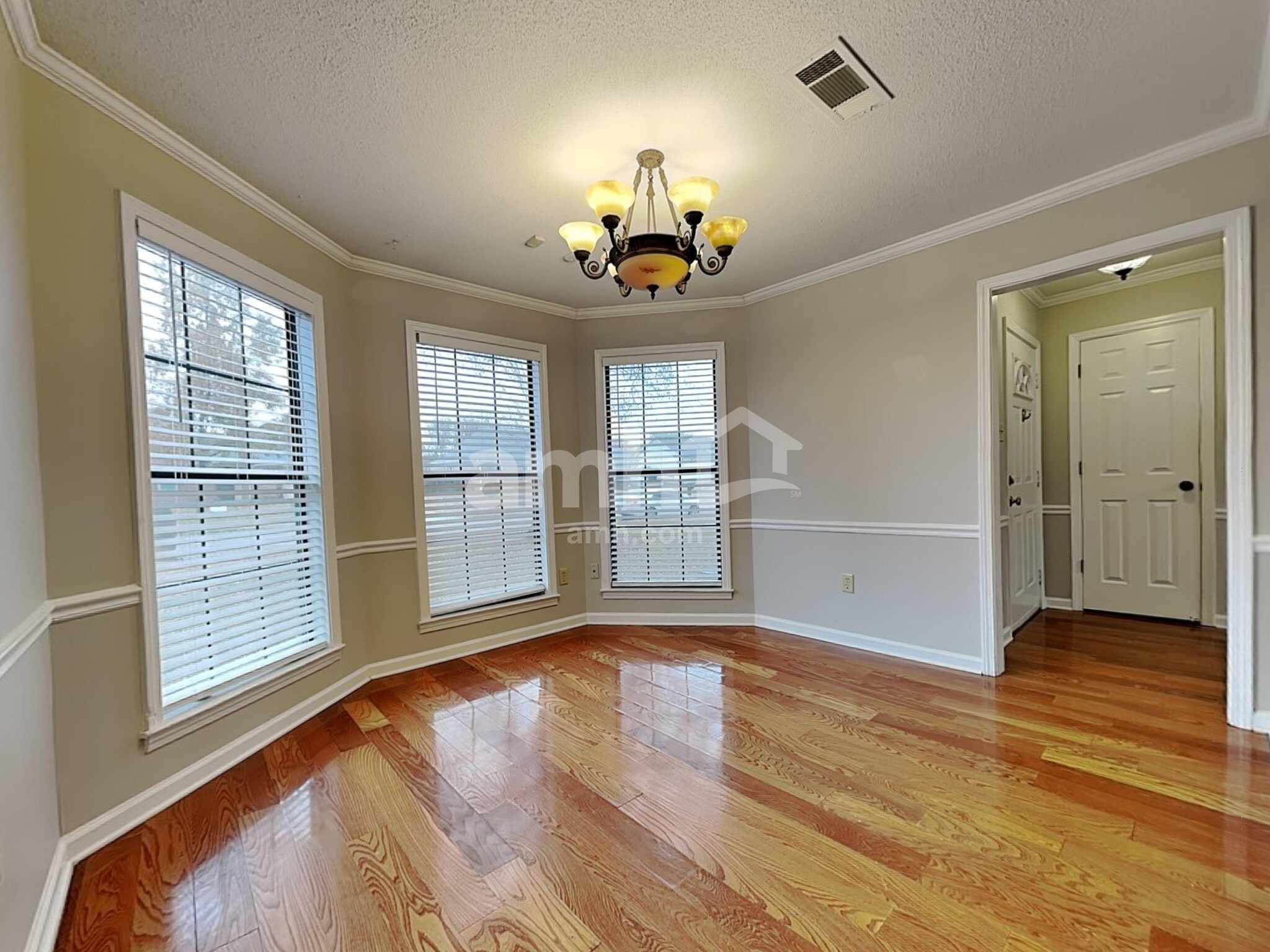 Building Photo - 7007 Meadowlands Pl