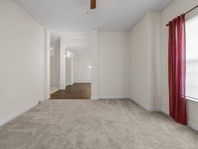 Building Photo - Spacious 4-Bedroom, 2 BA Ranch Home, 2 Car...