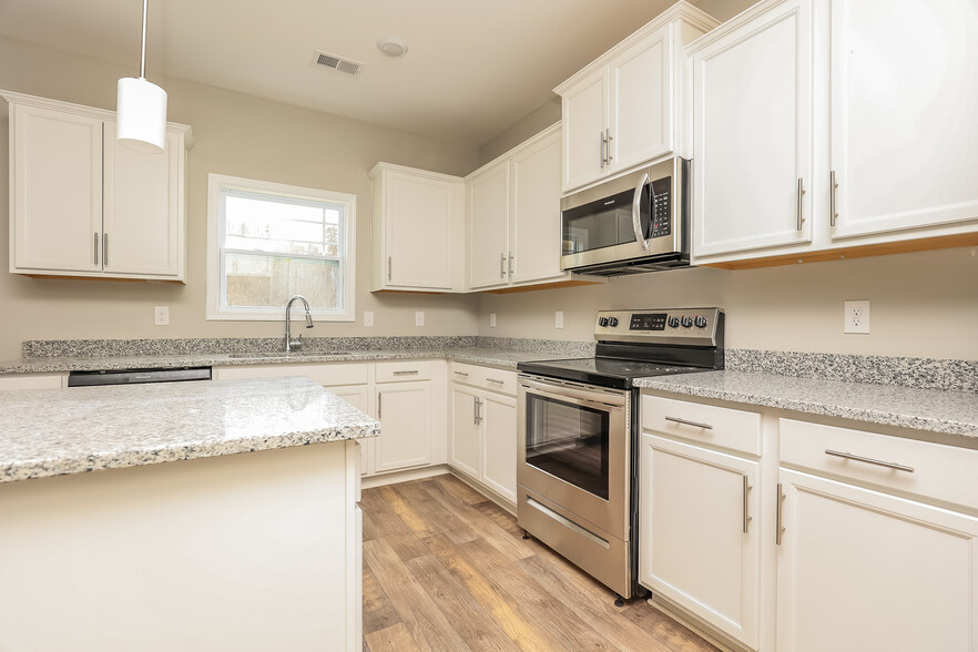 Building Photo - 1188 Black Oak Cir