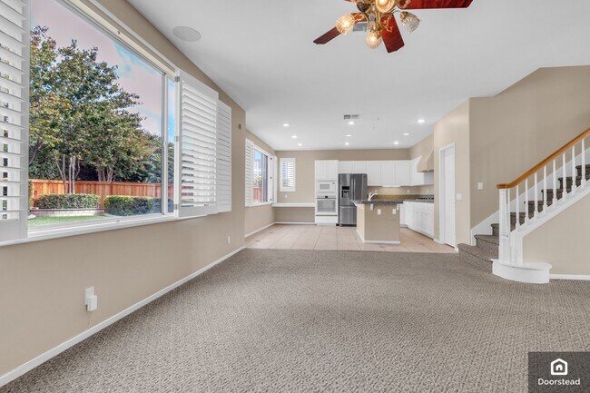 Building Photo - 30958 Mashie Way