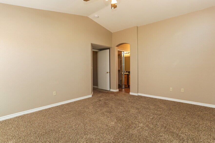 Building Photo - 1612 Blanco Dr