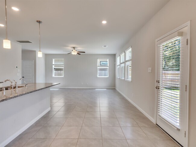 Building Photo - 7087 Silverleaf Oak St