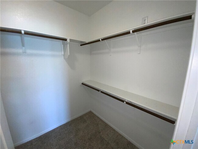 Building Photo - 1236 Grand Oak Trl