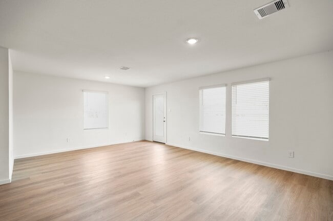 Building Photo - 12011 Curlin Dr