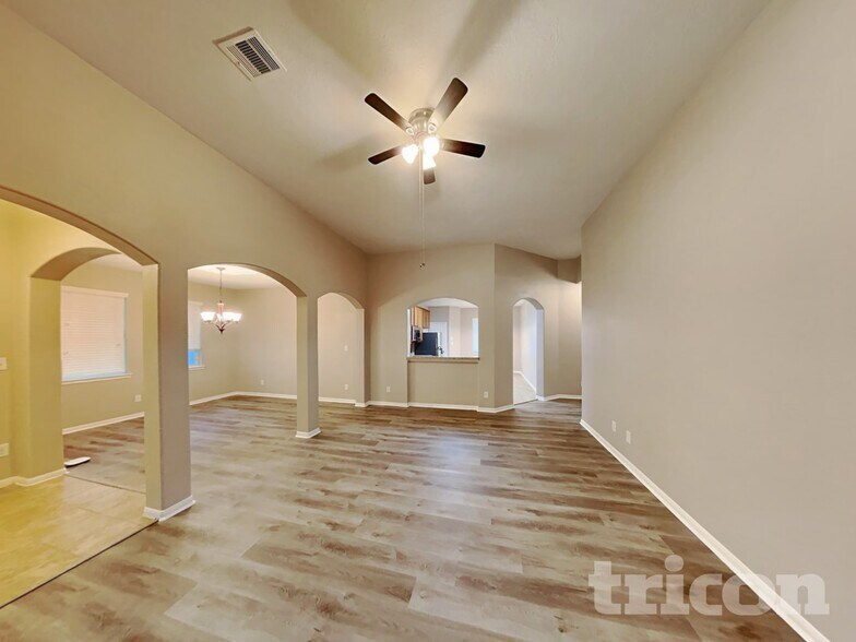Building Photo - 16207 Augusta Oaks Court