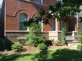 Building Photo - 3504 Vista Ave