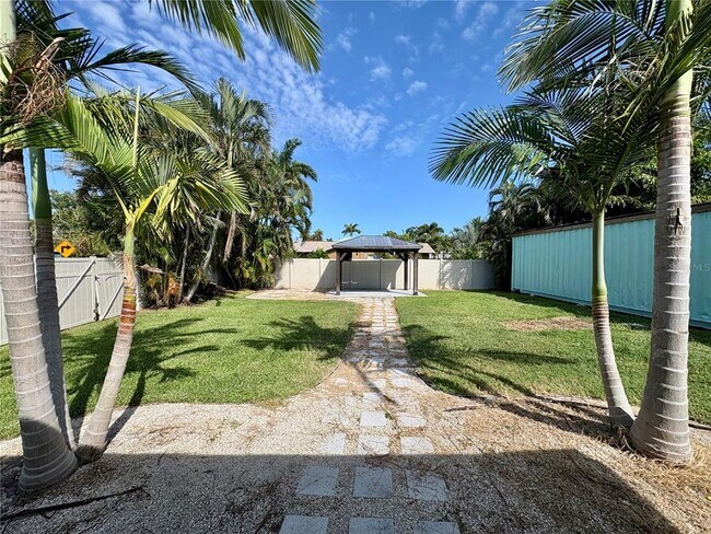 Building Photo - 4342 Pompano Ln