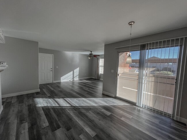 Building Photo - 555 E Silverado Ranch Blvd