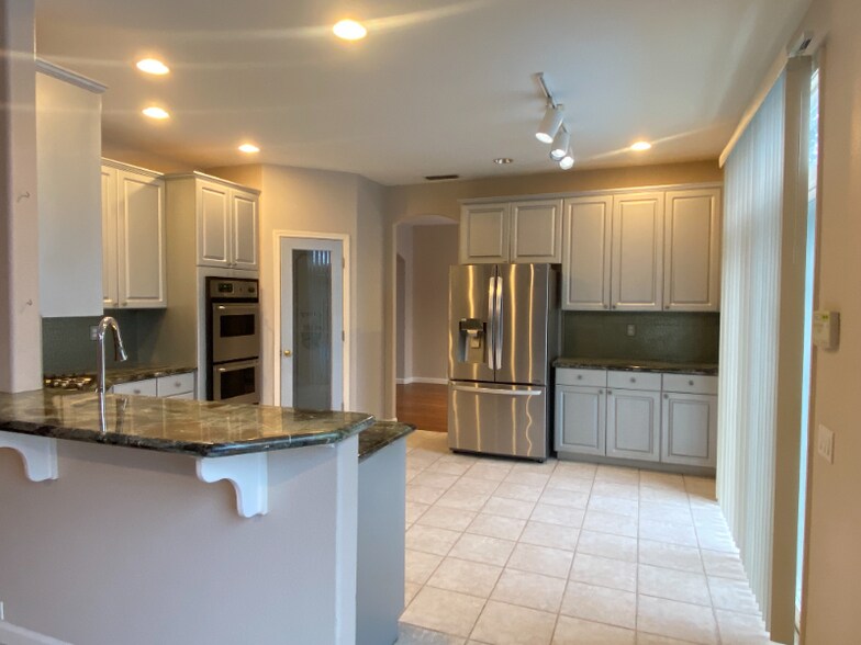 Building Photo - 2811 Sierra Mills Ln