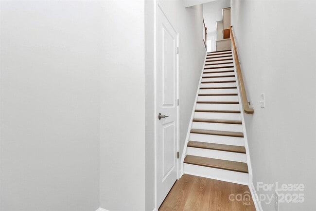 Building Photo - 5731 Castlerea Dr
