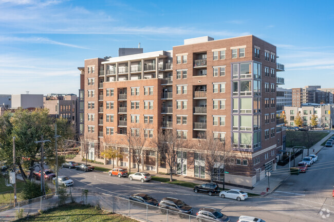 Building Photo - 544 Oak at Parkside of Old Town