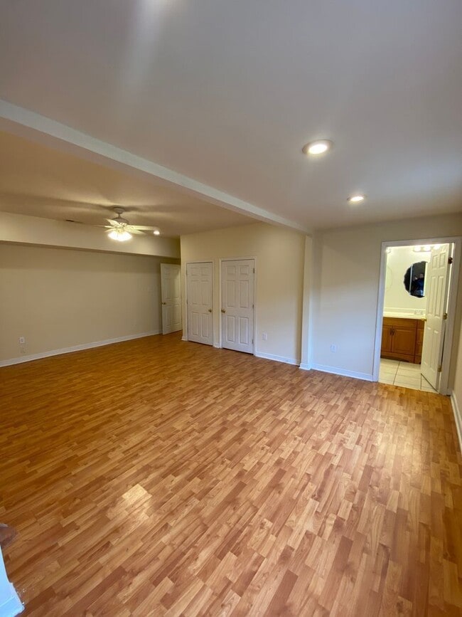 Building Photo - 1210 N 21st St