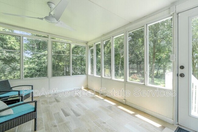 Building Photo - 6040 Airway Ln