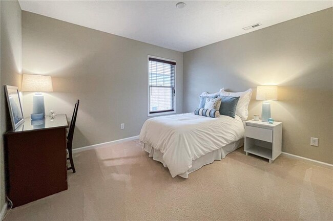 Building Photo - 12729 Vanderhorst St