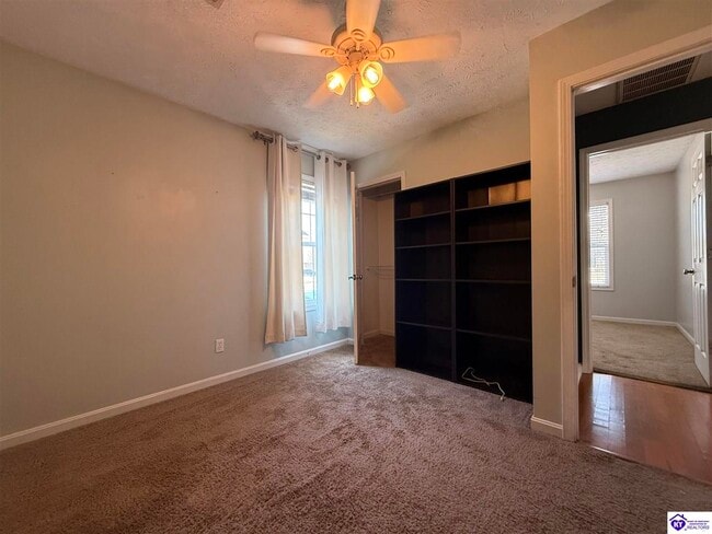 Building Photo - 115 Twin Oaks Dr