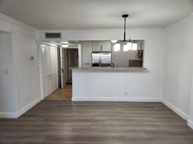 Building Photo - 9143 SW 77th Ave