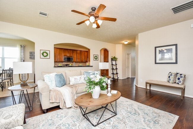 Building Photo - 26302 Sandahl Ct