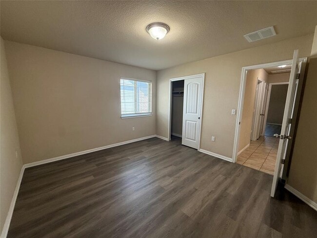 Building Photo - 1441 Hamiltons Wy