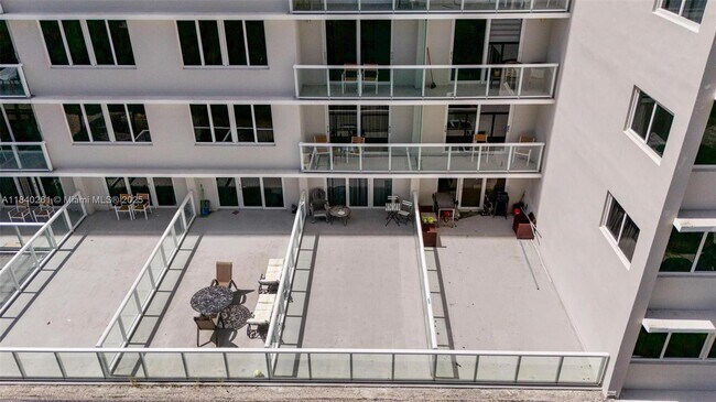 Building Photo - 19201 Collins Ave