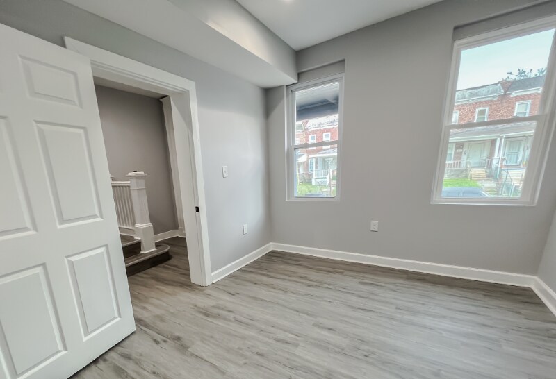 Building Photo - 2922 Ridgewood Ave