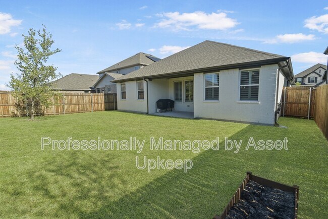 Building Photo - 702 Charity Dr