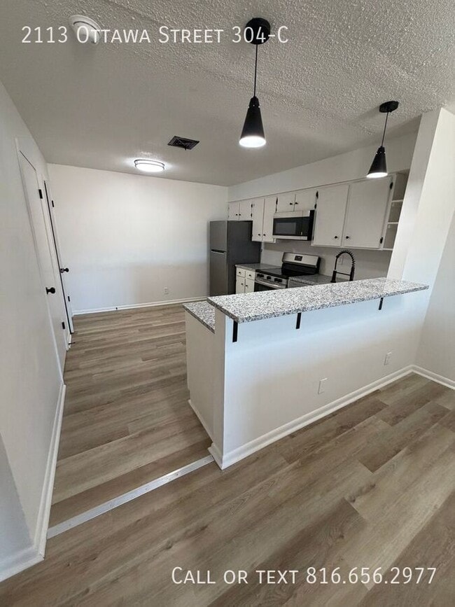 Building Photo - 2113 Ottawa St