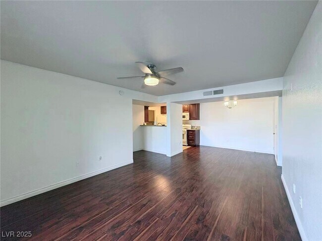 Building Photo - 7885 W Flamingo Rd