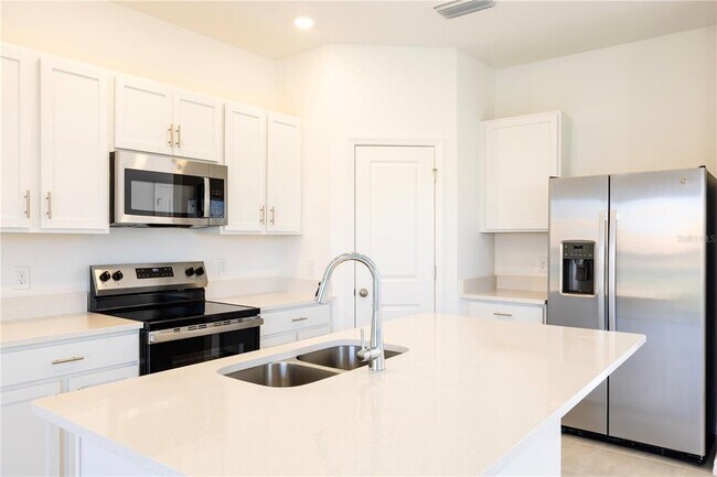 Building Photo - 7609 WATERSCAPE Dr