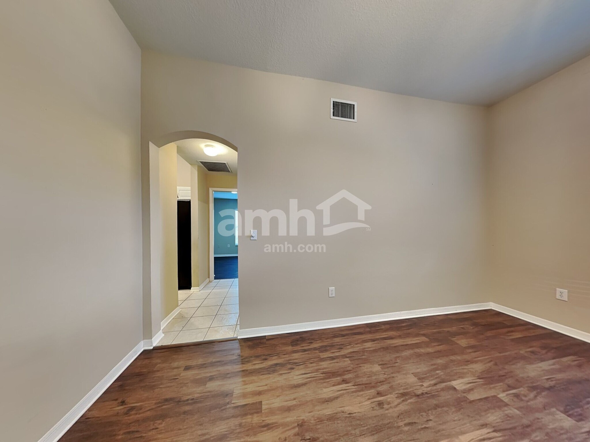 Building Photo - 9423 Hunters Pond Dr