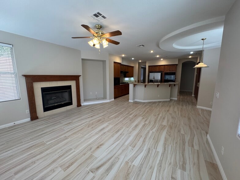 Building Photo - 712 Pinnacle Heights Ln