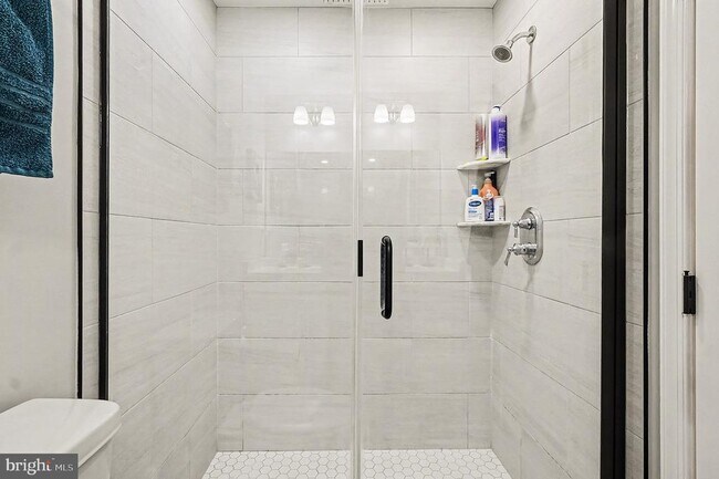 Building Photo - 443 S Robinson St