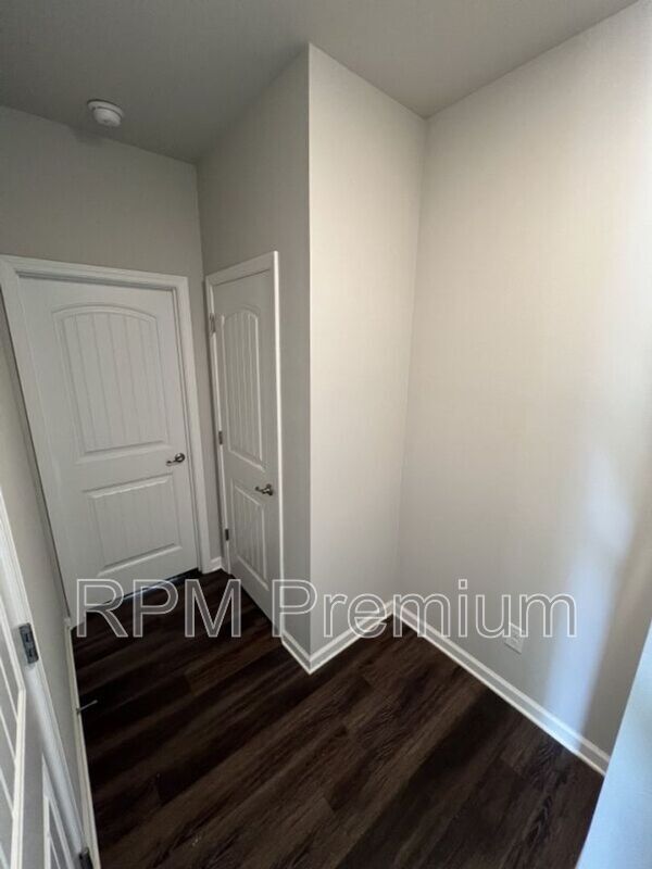 Building Photo - 2123 Westfield Ave