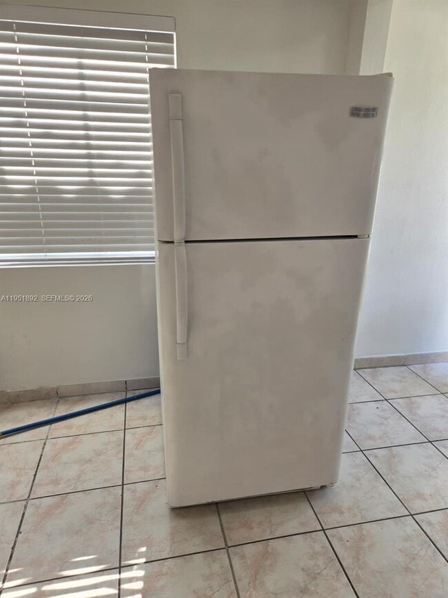 Building Photo - 7124 Bay Dr