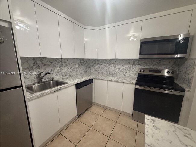 Building Photo - 8500 SW 109th Ave