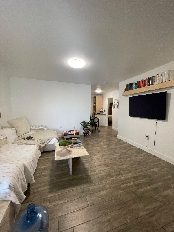 Building Photo - 516 NE 166th St