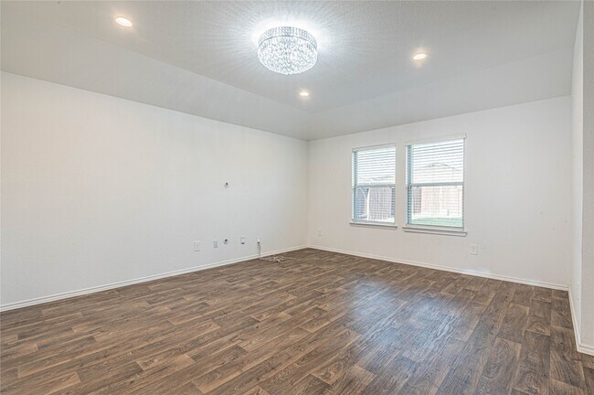 Building Photo - 5110 Hedgerose Ln