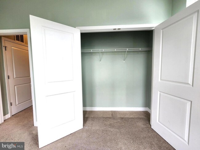 Building Photo - 2610 Sheridan Rd SE