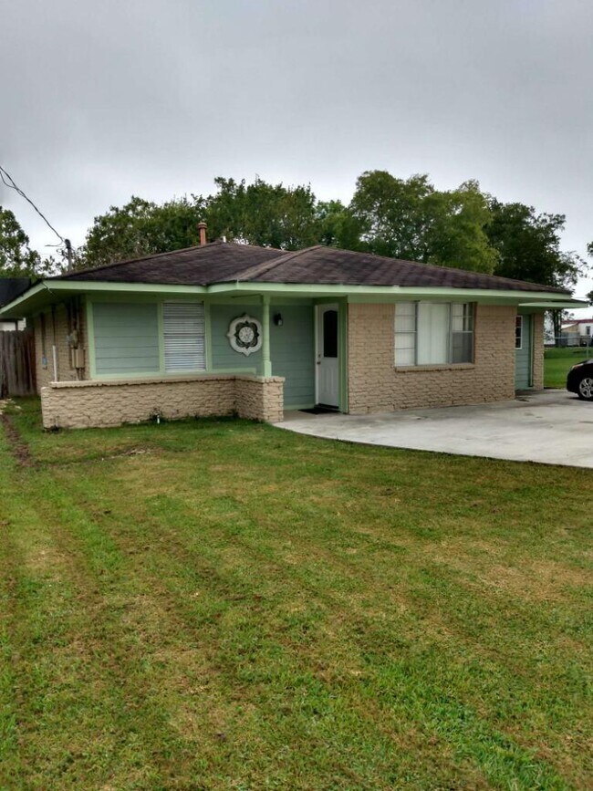 Primary Photo - 4410 Nicholini St