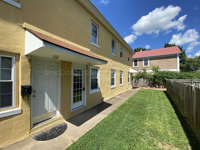 Building Photo - 1115 Winchester St