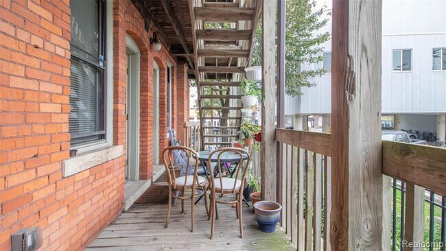 Building Photo - 132 W Willis St