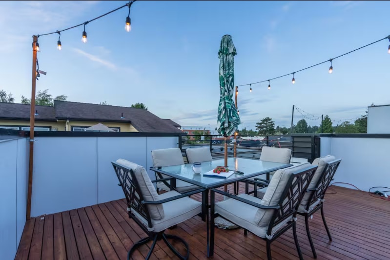 Building Photo - 8839 Midvale Ave N