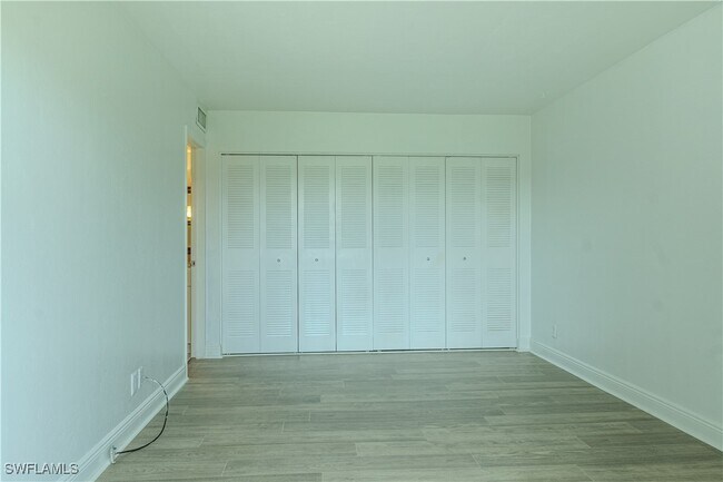 Building Photo - 3655 Boca Ciega Dr