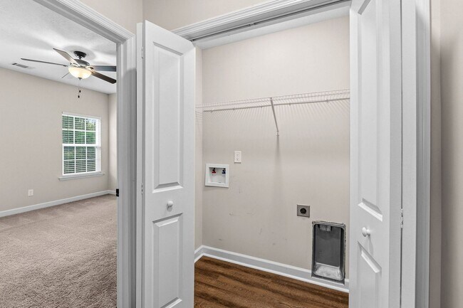 Building Photo - 302 Dorn St