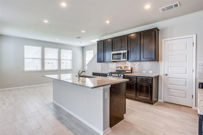 Building Photo - 146 White Dunes Dr