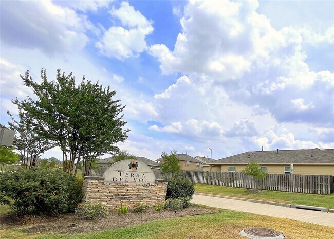 Building Photo - 14239 Oro Valley Dr