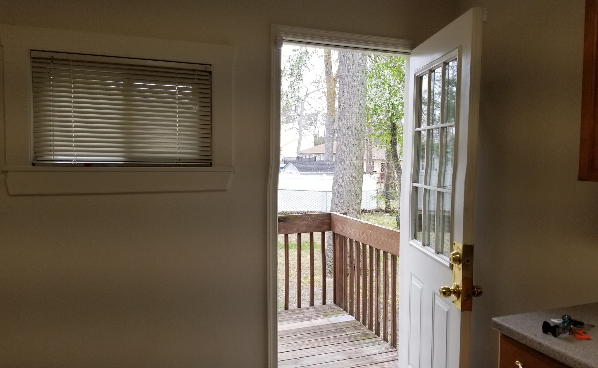 Building Photo - 332 Dennis Ave