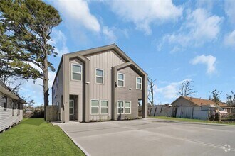 Building Photo - 7987 Chateau St