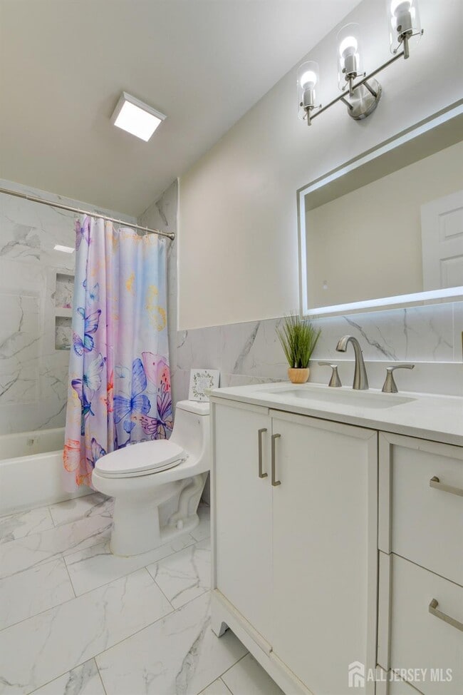 Building Photo - 13 Lackland Ave