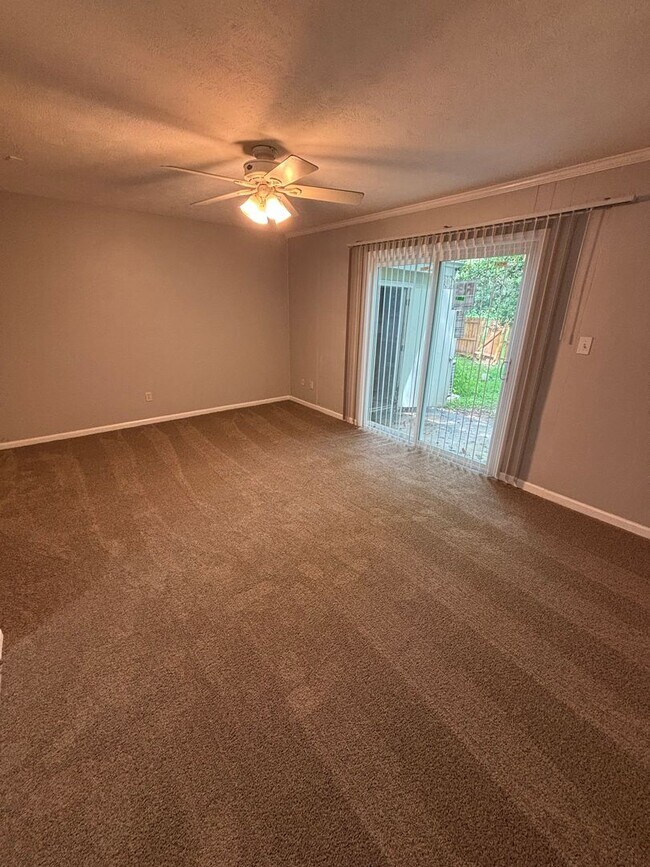 Building Photo - HALF OFF SECOND MONTH!! Beautiful 3 Bedroo...