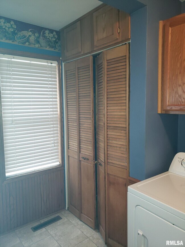 Building Photo - 2330 45th St